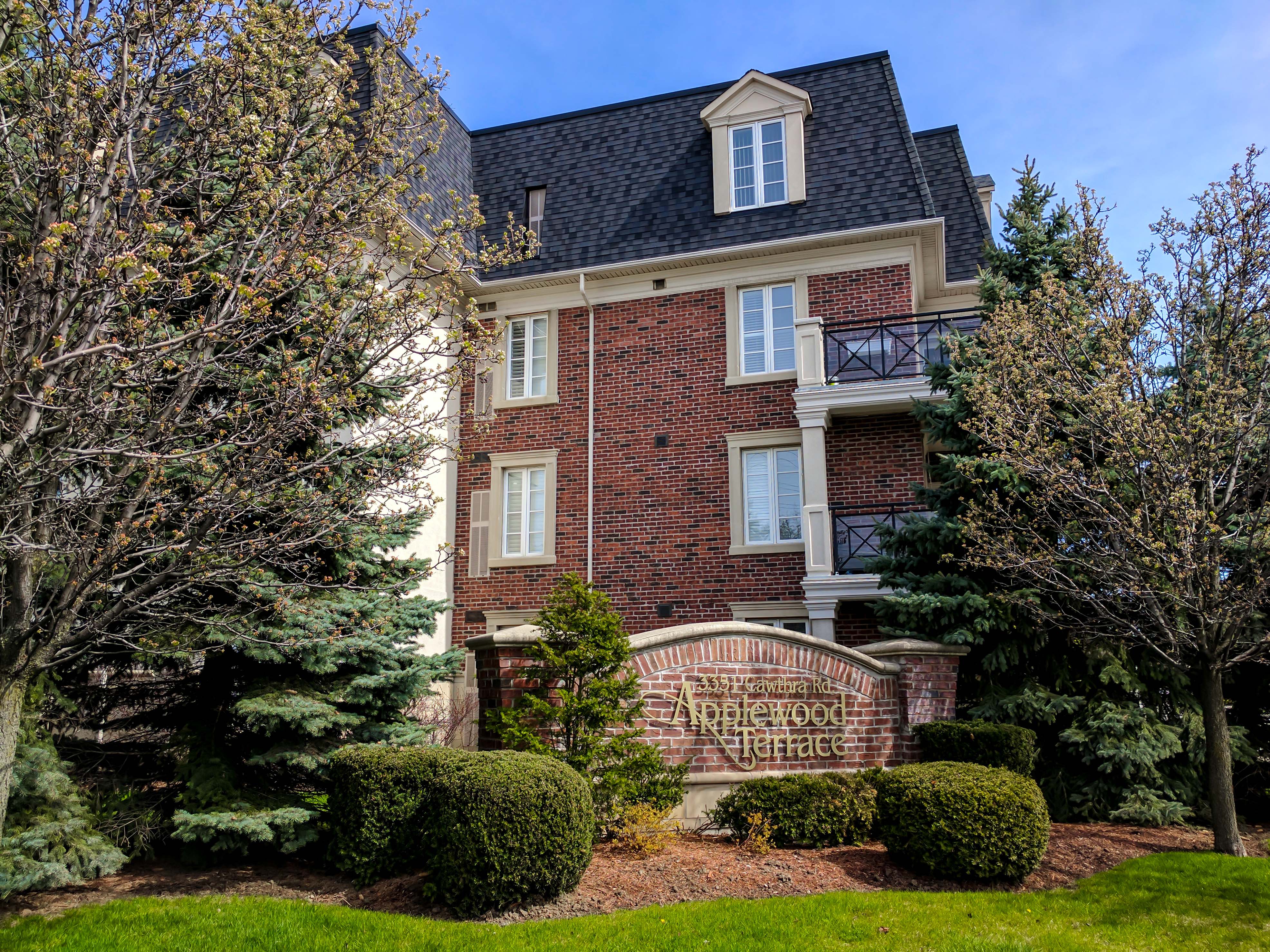 489,000 Applewood Mississauga Sold The TanTeam